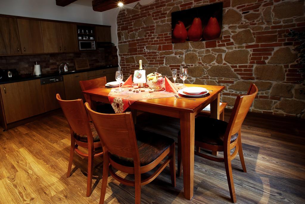 Apartments & Suites Zluta Hruska Plzeň Dış mekan fotoğraf
