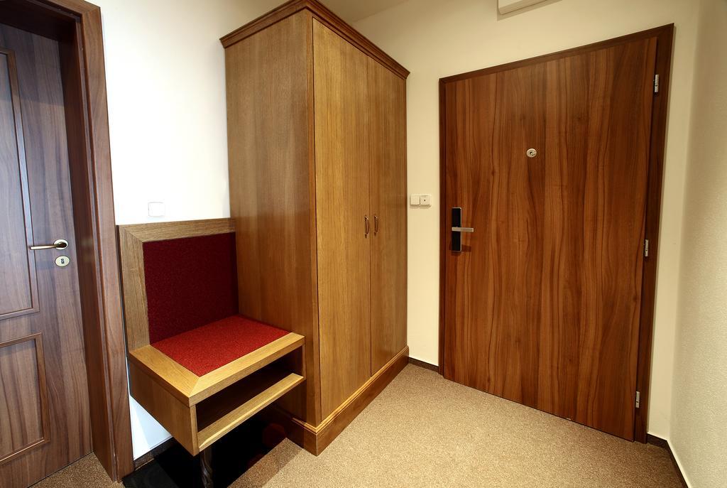 Apartments & Suites Zluta Hruska Plzeň Dış mekan fotoğraf