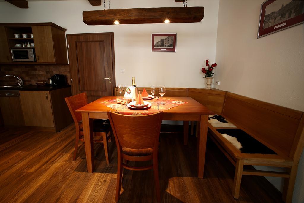 Apartments & Suites Zluta Hruska Plzeň Dış mekan fotoğraf