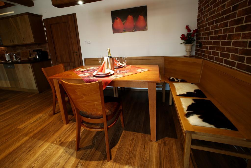 Apartments & Suites Zluta Hruska Plzeň Dış mekan fotoğraf