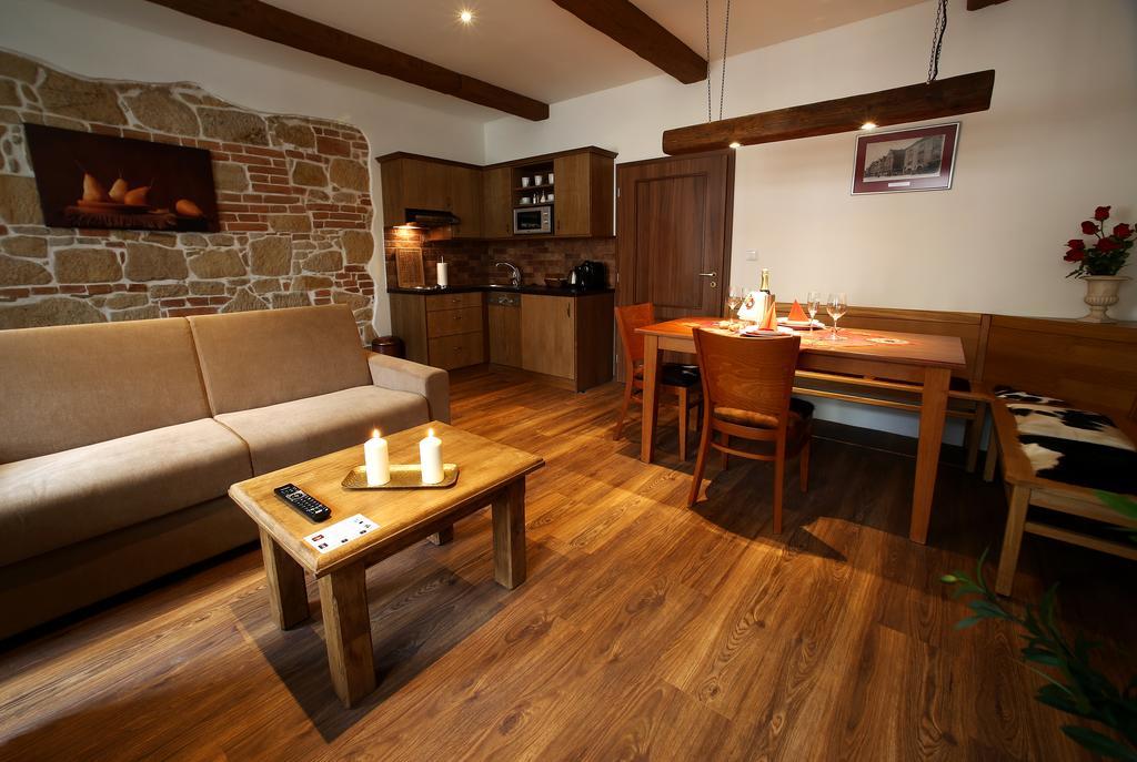 Apartments & Suites Zluta Hruska Plzeň Dış mekan fotoğraf