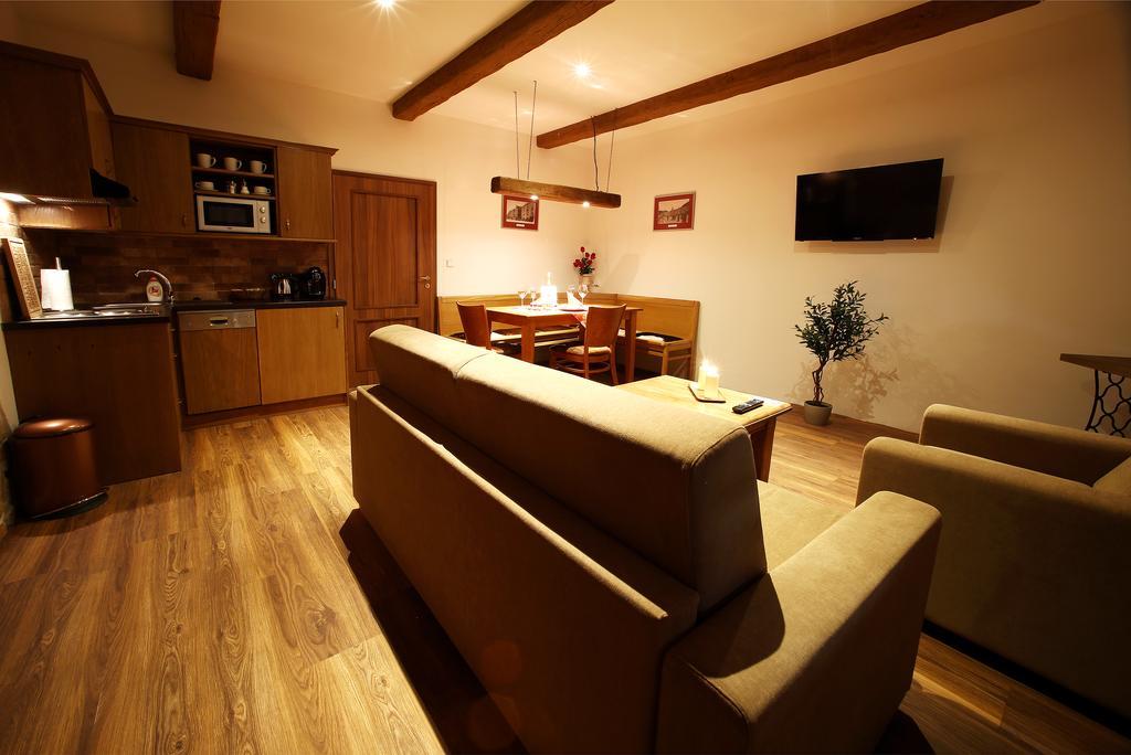 Apartments & Suites Zluta Hruska Plzeň Dış mekan fotoğraf